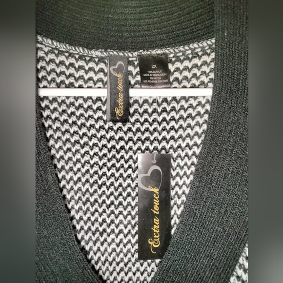 Extra Touch Sweater dress - Picture 2 of 4